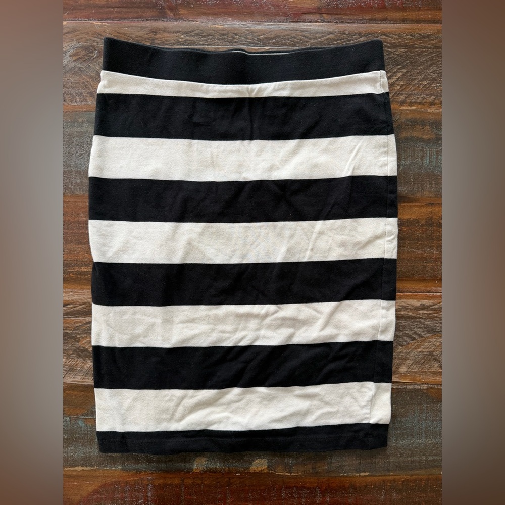 FOREVER 21 Women’s Junior M Black‎ White Striped Pencil Skirt | SKU 0138